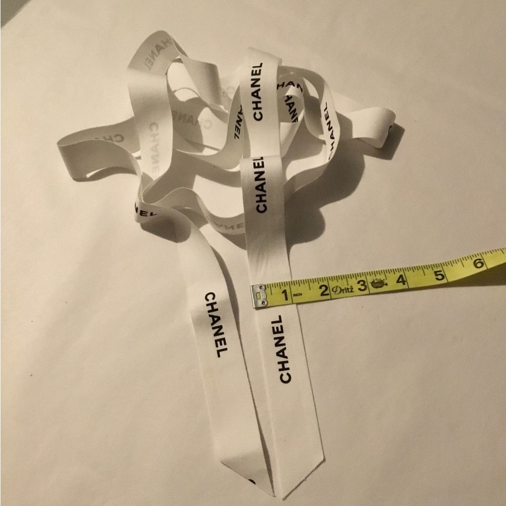 CHANEL - Picture 8 of 8